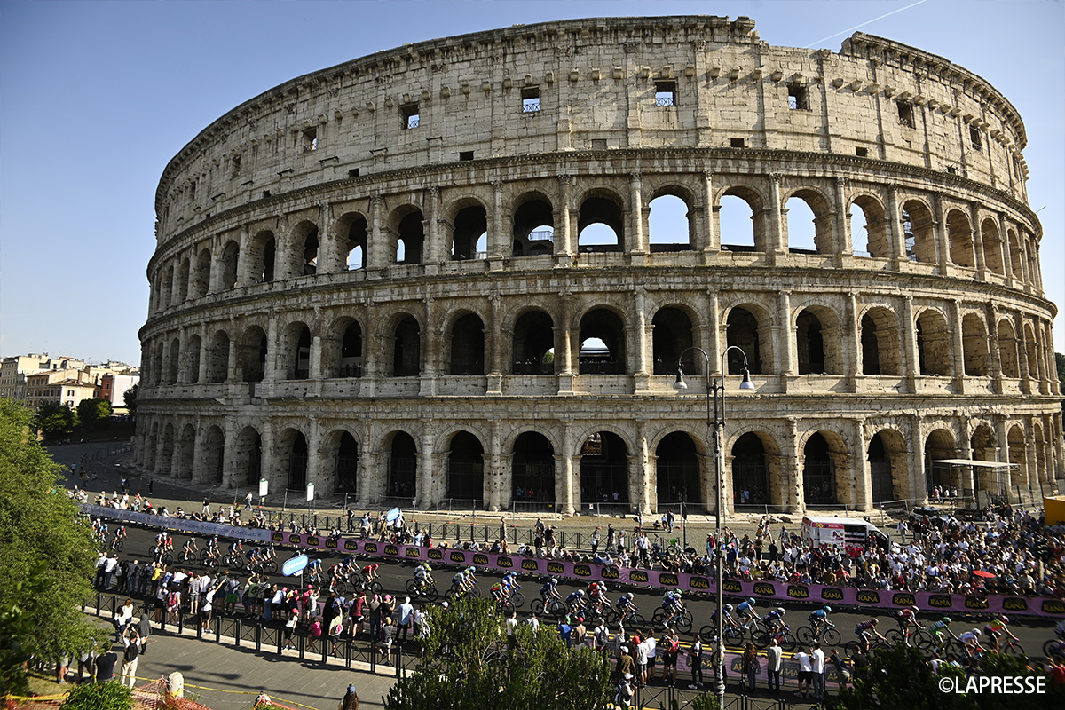 フィナーレはローマ。各地の景観や世界遺産などもレースの見どころのひとつ