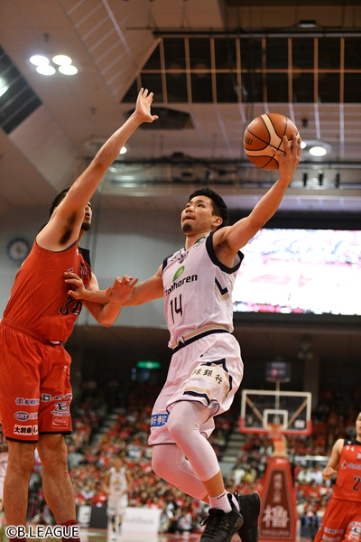 17 18 B League Notebook 28 ミニインタビュー 岸本隆一 琉球ゴールデンキングス 14 バスケット ボールのコラム J Sportsコラム ニュース