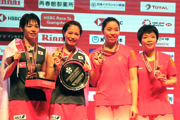 初優勝を飾った福島由紀、廣田彩花