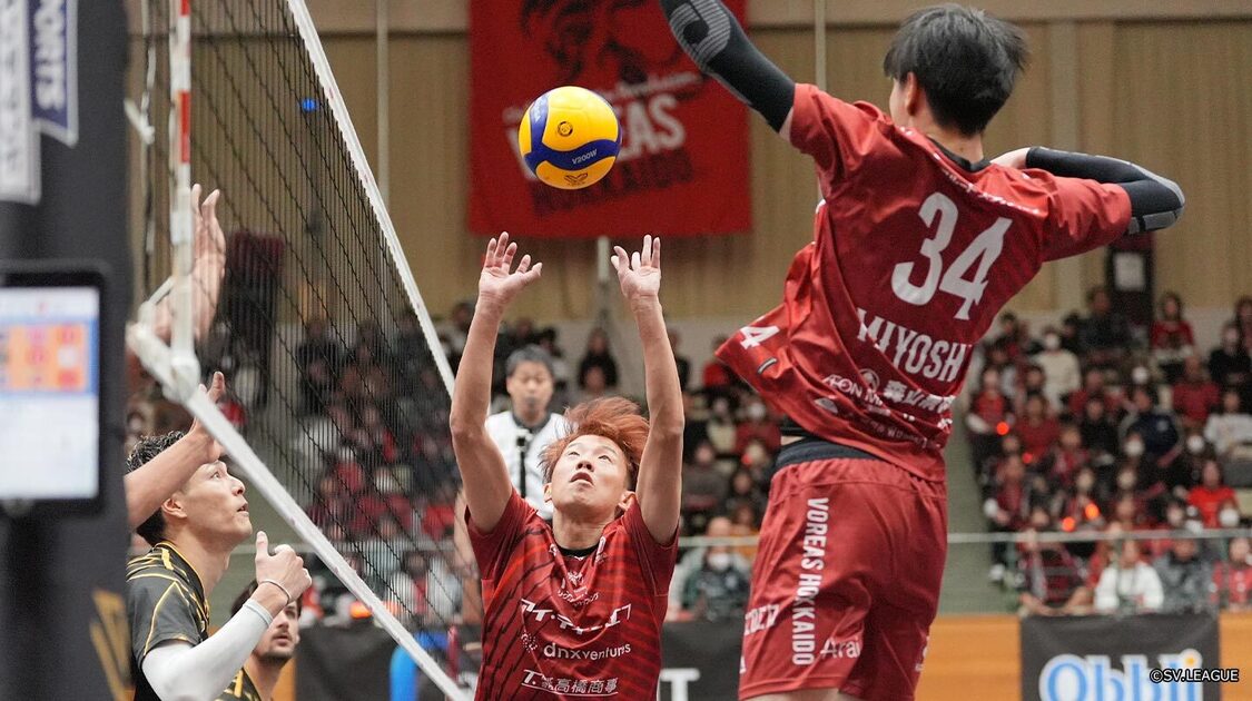 ヴォレアス vs. サントリー