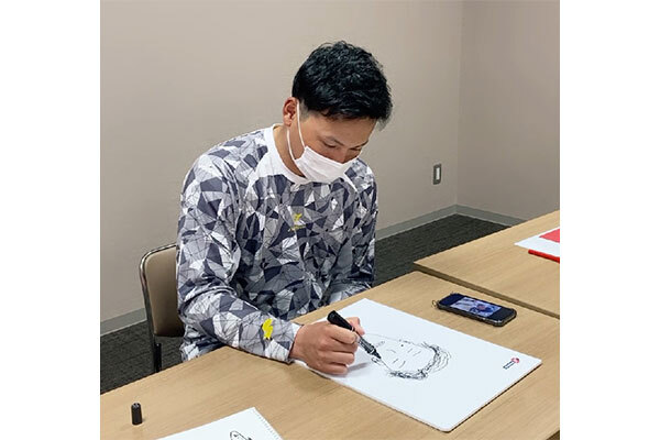 栗林選手作画風景