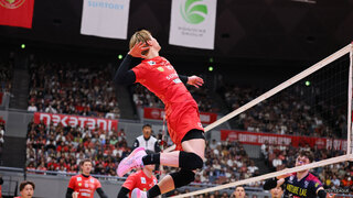 最終価格⭐️ジェイテクトSTINGS愛知 岩本大吾 選手 サイン入り バレーボール 即購入⭕️ ジェイテクトSTINGS愛知 岩本大吾 選手 サイン入り