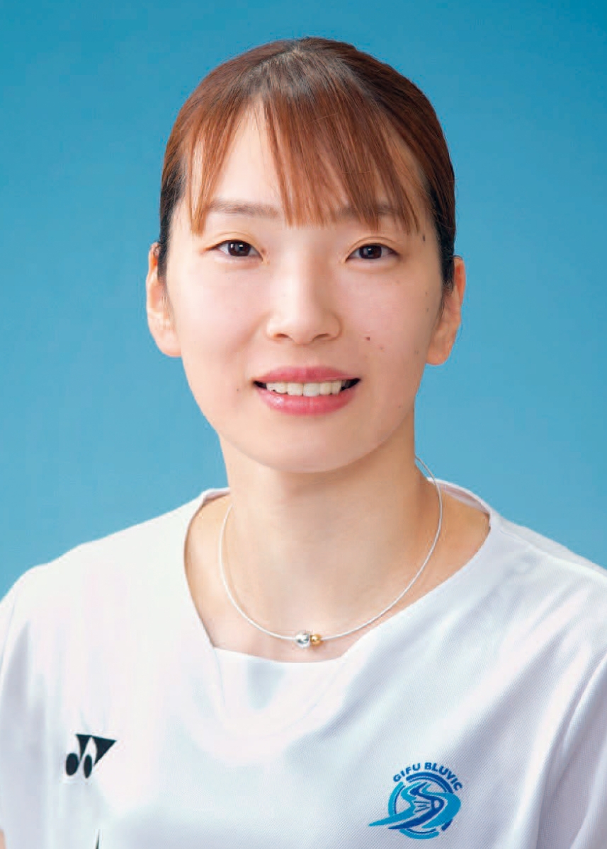 川添 麻依子
