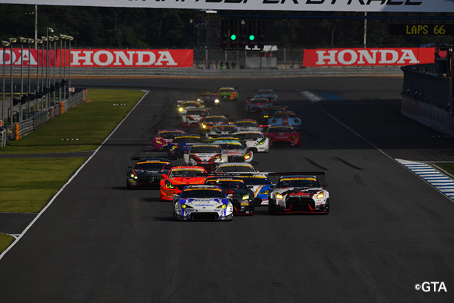 多種多彩なgt300クラス Super Gt とは Super Gt モータースポーツ J Sports 公式 多種多彩なgt300クラス Super Gt とは Super Gt モータースポーツ J Sports 公式